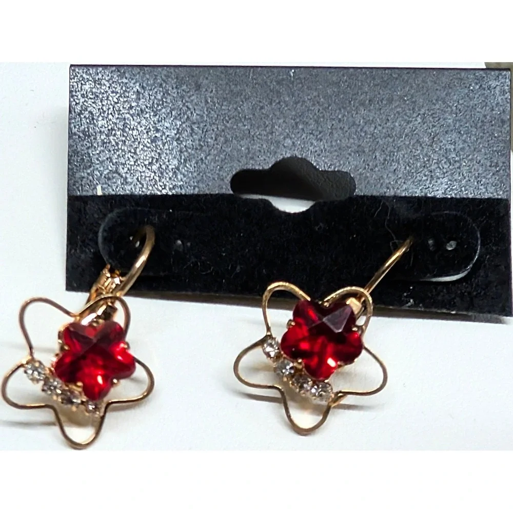 New Vintage Red Clear Rhinestone Star Dangle Drop Earrings Gold Tone Leverback - Picture 1 of 2